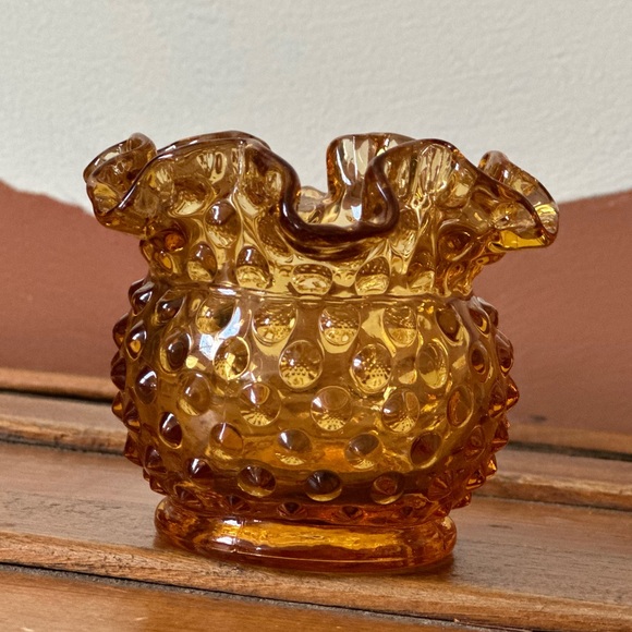 ✨Vintage Fenton 3853 CA Colonial Amber Hobnail Ruffled Crimped 3" Vase✨ - Picture 2 of 3